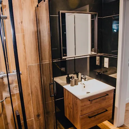 Jbhotels Hanza Tower Deluxe 4*